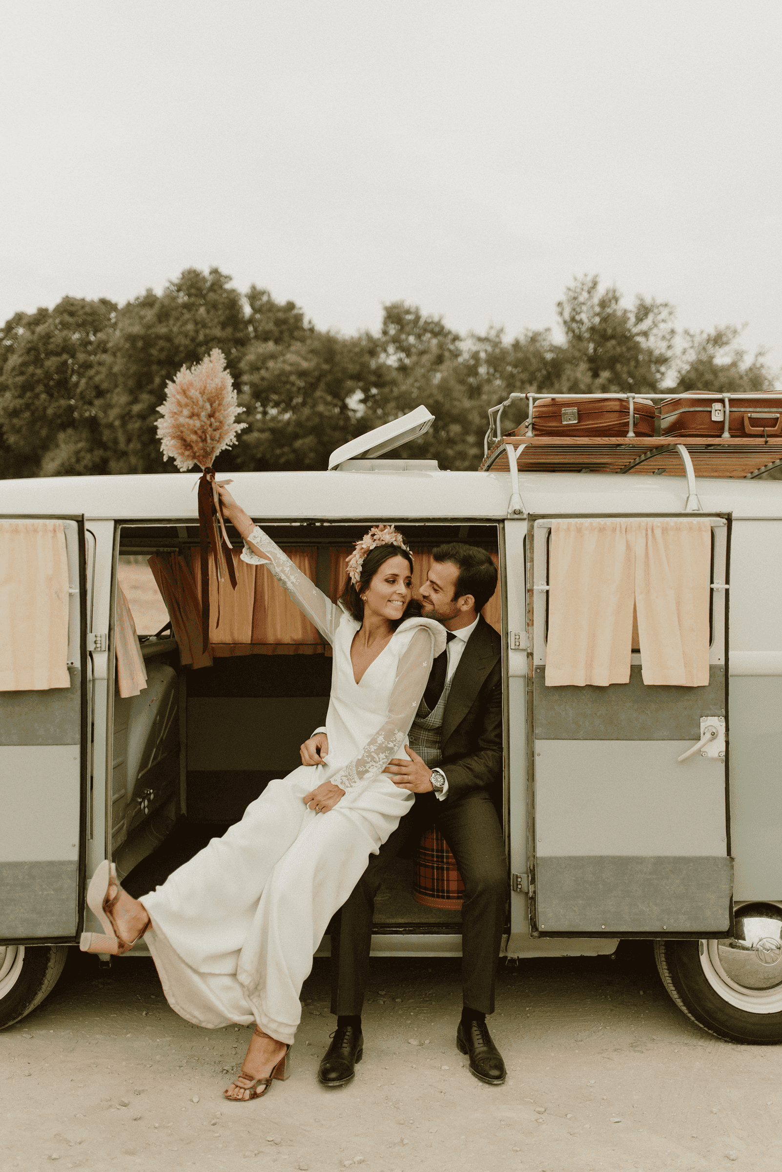 Novios en furgoneta